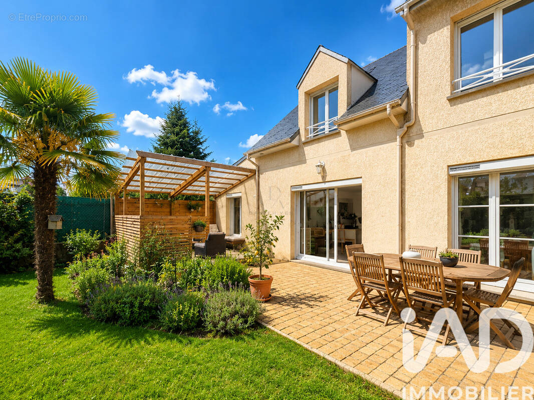 Photo 1 - Maison à CLAMART