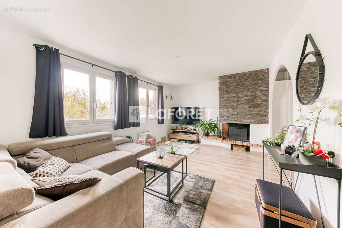 Appartement à EMERAINVILLE