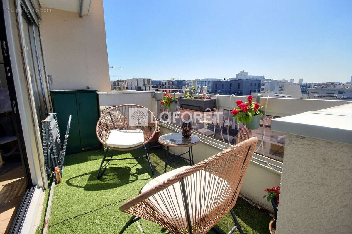 Appartement à COURBEVOIE