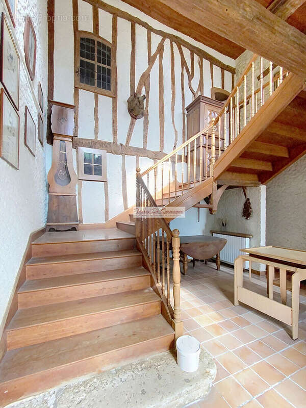 Maison à CASTERA-VERDUZAN