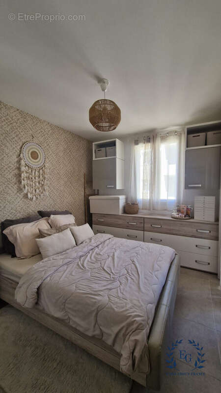 Appartement à ROUGIERS
