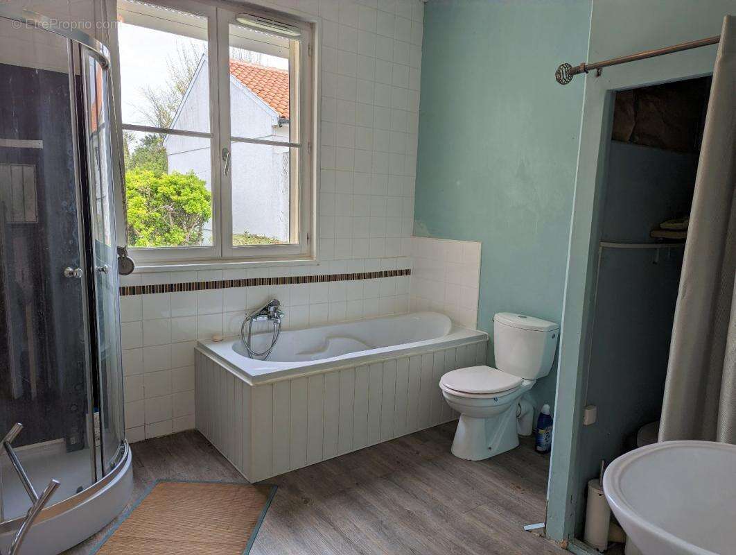 Maison à SAINT-JEAN-D'ANGELY