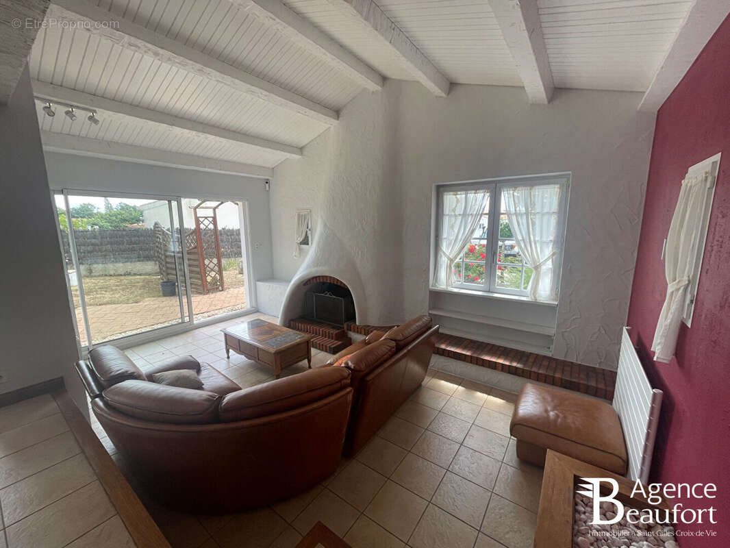 Maison La Chaize Giraud - photo 4