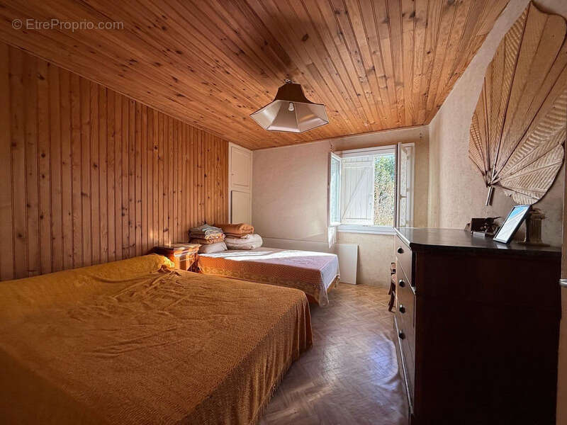 Dpt Hautes Pyrénées (65), à vendre SADOURNIN corps de ferme avec maison T6 de 125m² + grandes dépendances attenantes sur 8280 m² - photo 33