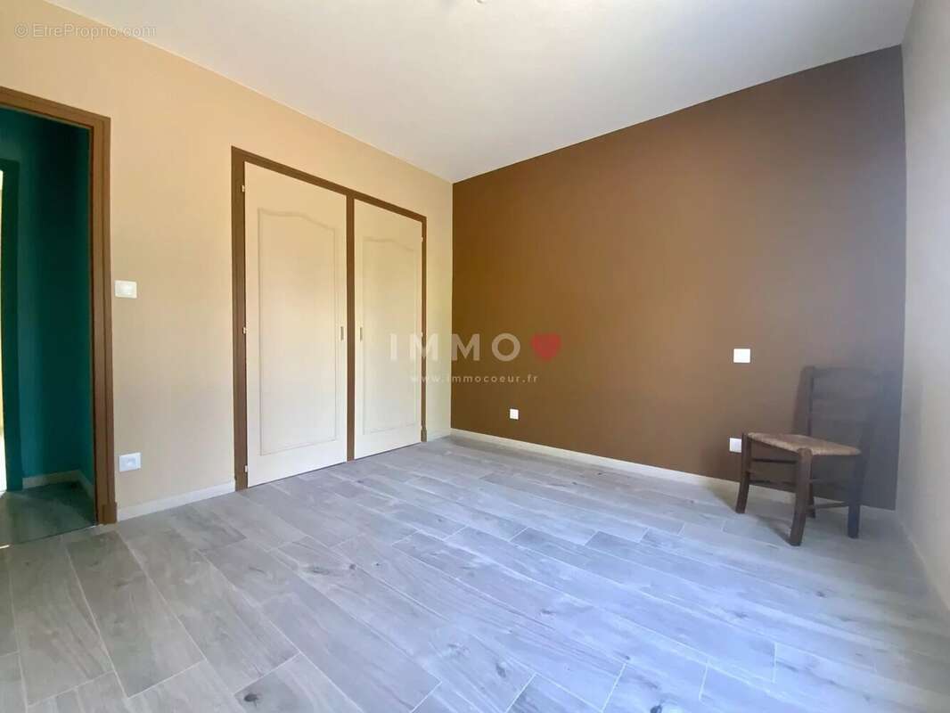 Maison de plain-pied rénovée – 3 chambres – Commerces et écoles à pied - photo 23