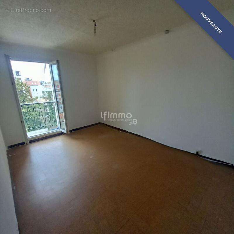 Appartement à MARSEILLE-4E