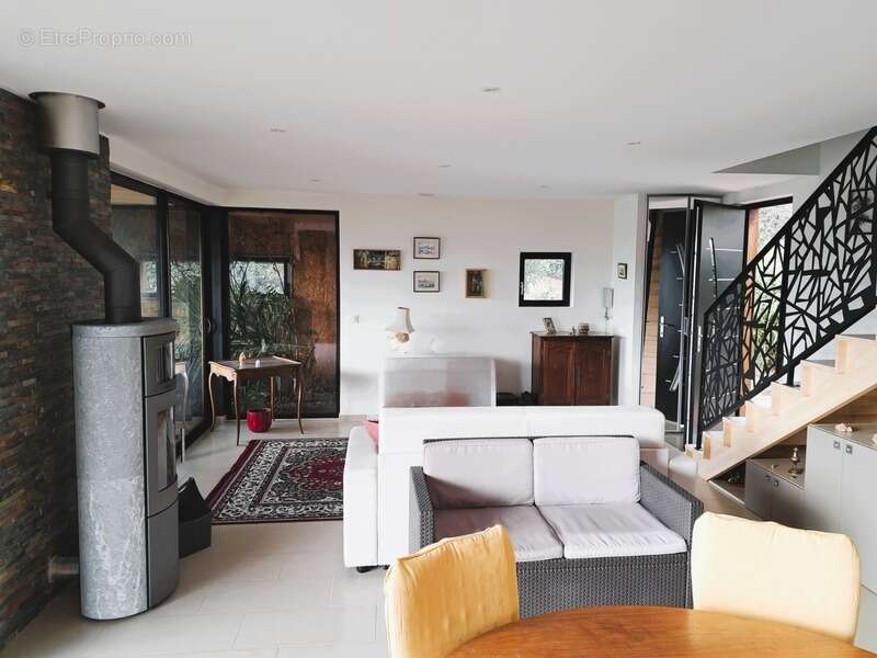 Tavernes(var) maison d'architecte bioclimatique 5 pieces / 2998m² clos - photo 4
