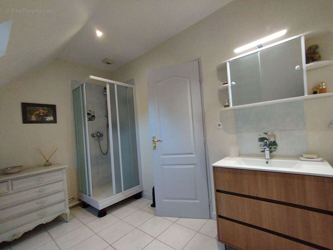 Maison à SAINT-SEBASTIEN-DE-MORSENT