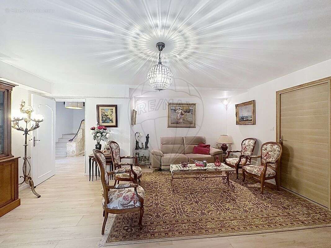 Maison à BAGNOLS-SUR-CEZE