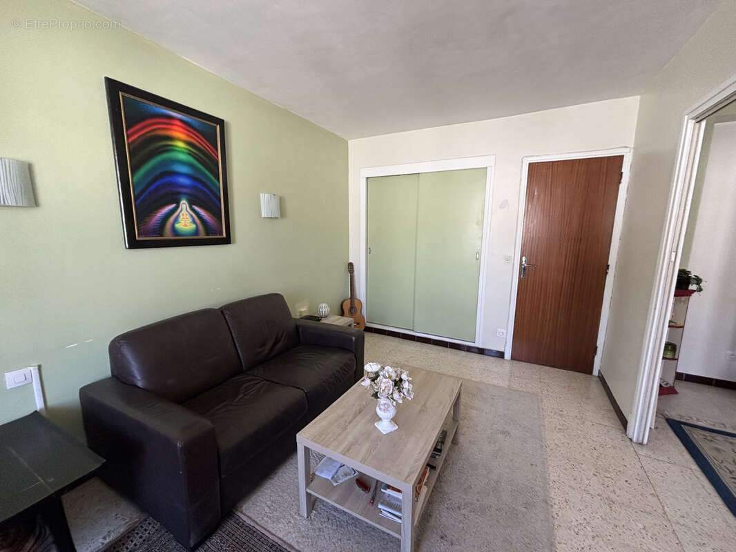 Investissement !! Appartement T3 loué avec balcons, parking dans résidence avec ascenseur - photo 7