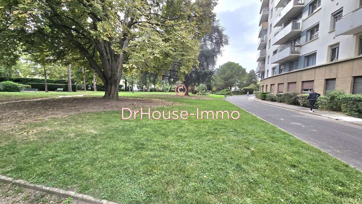 Appartement à AUBERVILLIERS