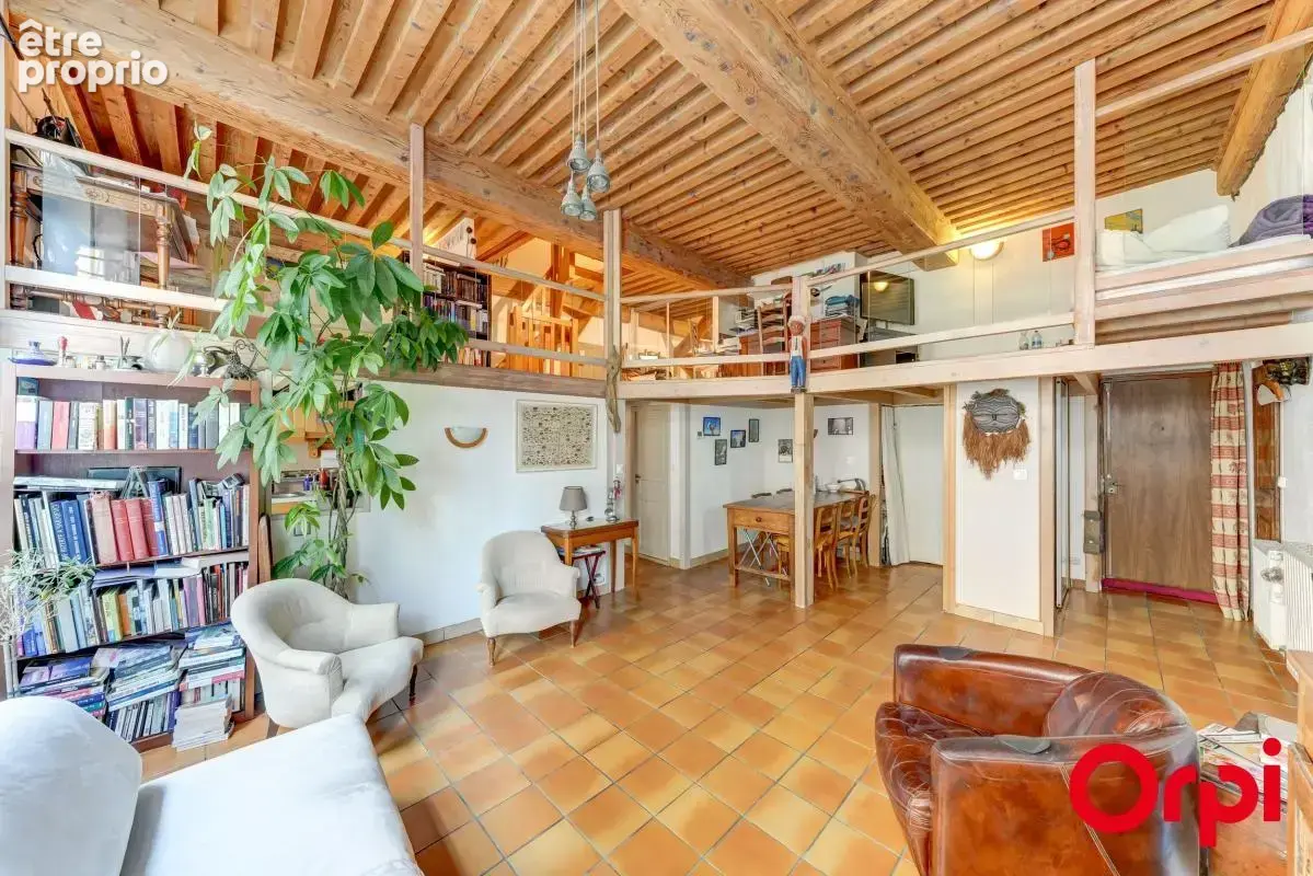 Appartement type Canut 127 m² avec ascenseur avec possibilité de division de lot - photo 3