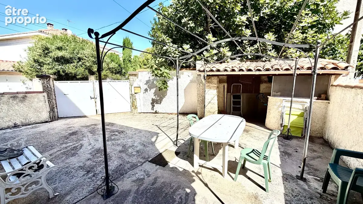 Maison  au calme, proche du centre sur 342 m² de jardin constructible. - photo 14