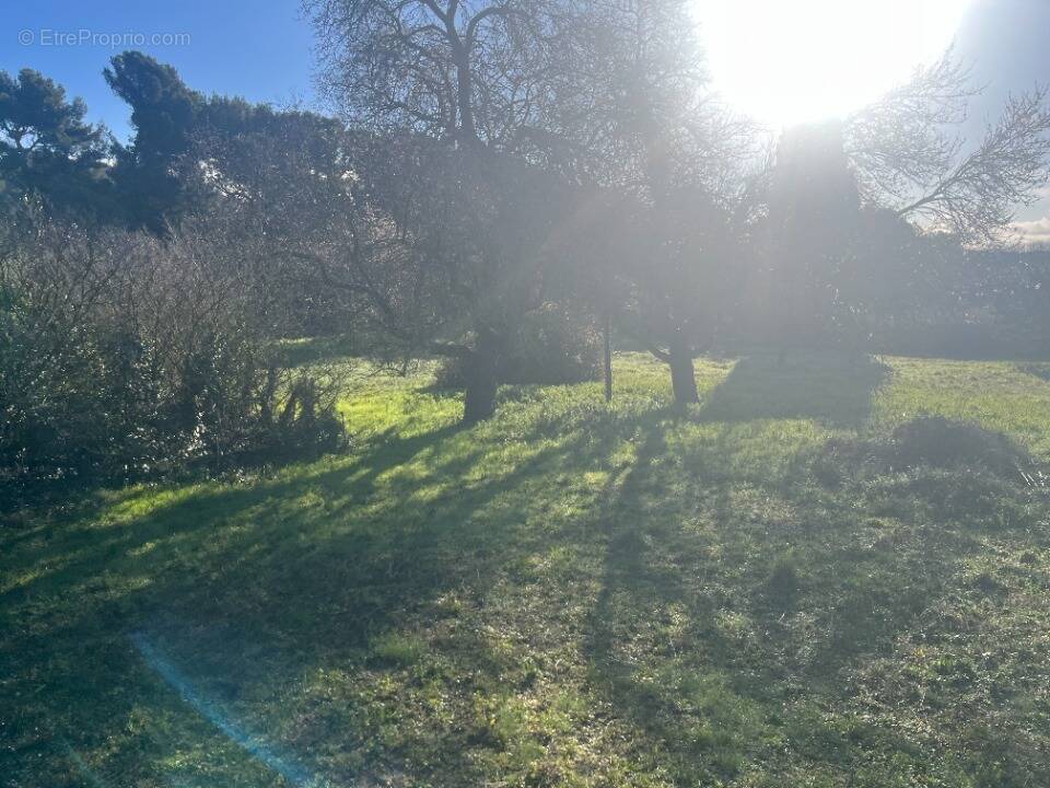 Terrain à CABRIES