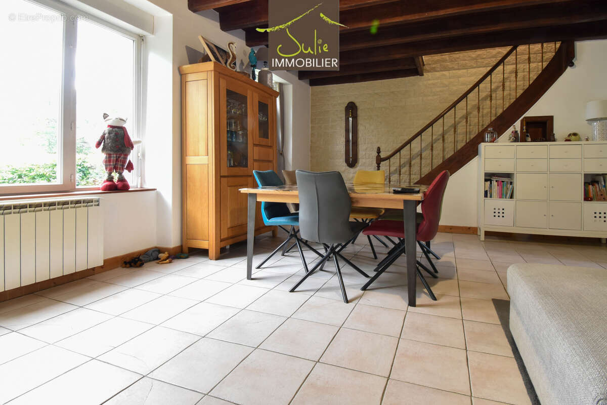 Maison à MONCOUTANT