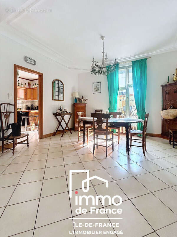 Maison à VILLEMOMBLE