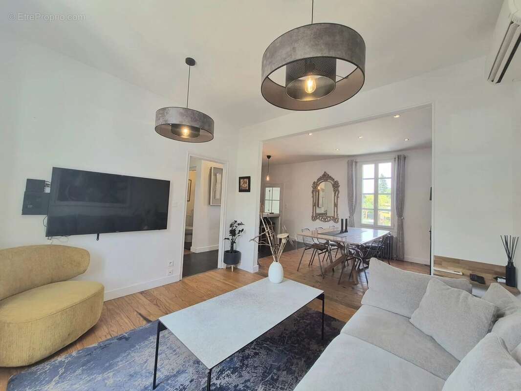 Élégante maison de ville avec piscine et jardin à deux pas de la cité de Carcassonne. - photo 9