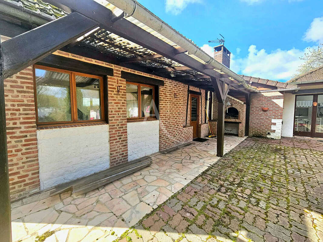 Maison à FAVIERES