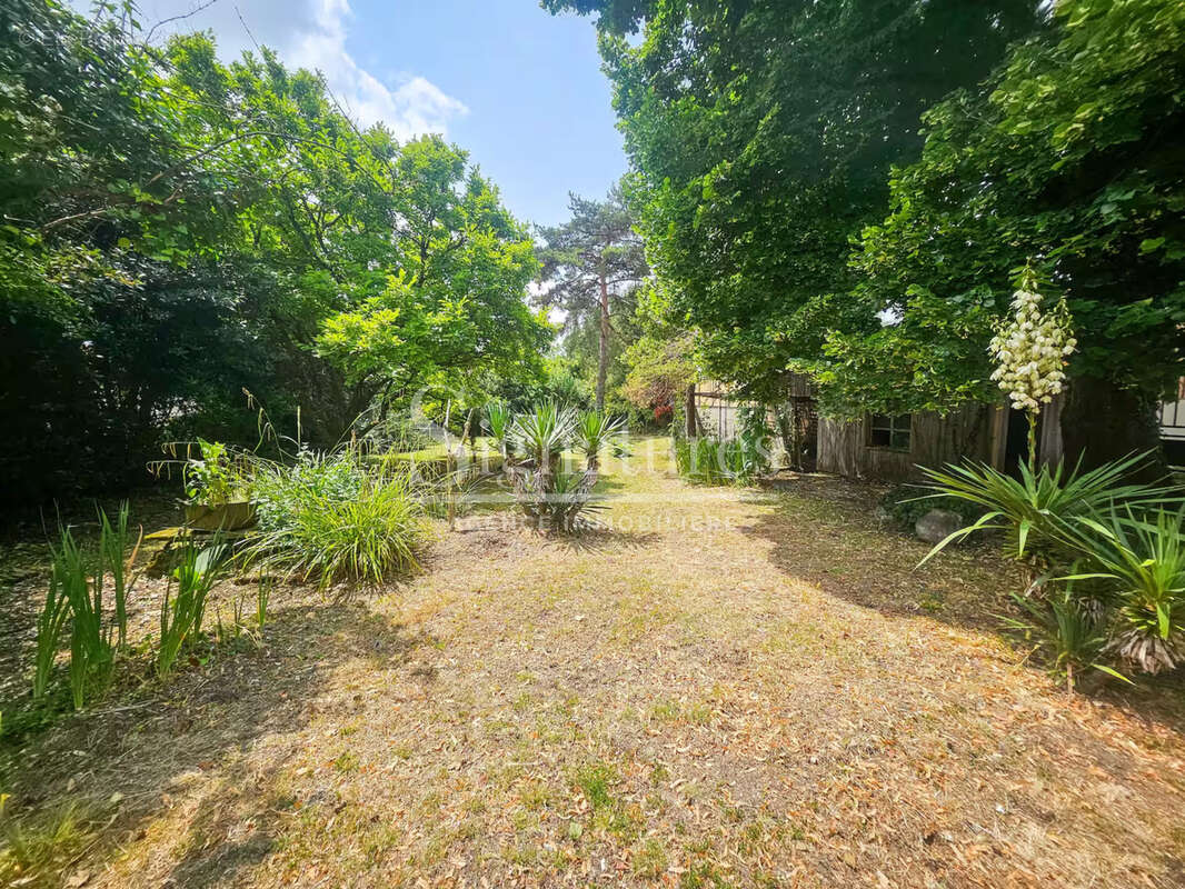 SAINT YRIEIX SUR CHARENTE - Maison de caractère avec appartement indépendant - photo 9