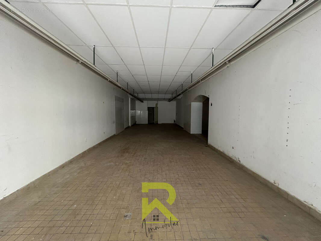 Béziers centre ville local commercial de 160m2 sur une avenue passante - photo 10