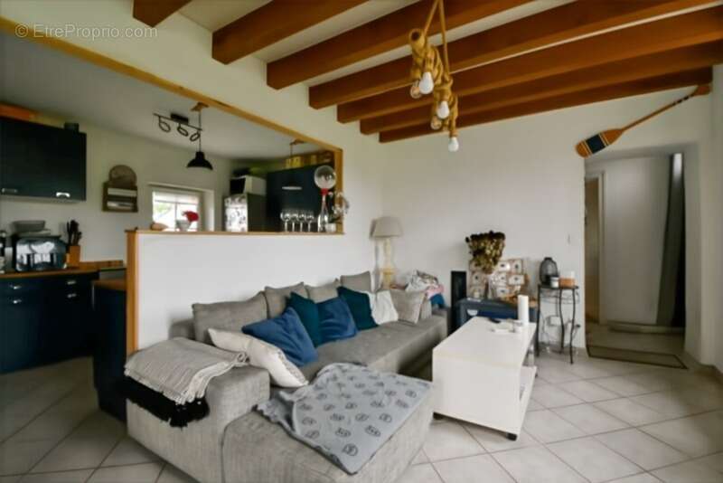 Maison à VALLON-EN-SULLY