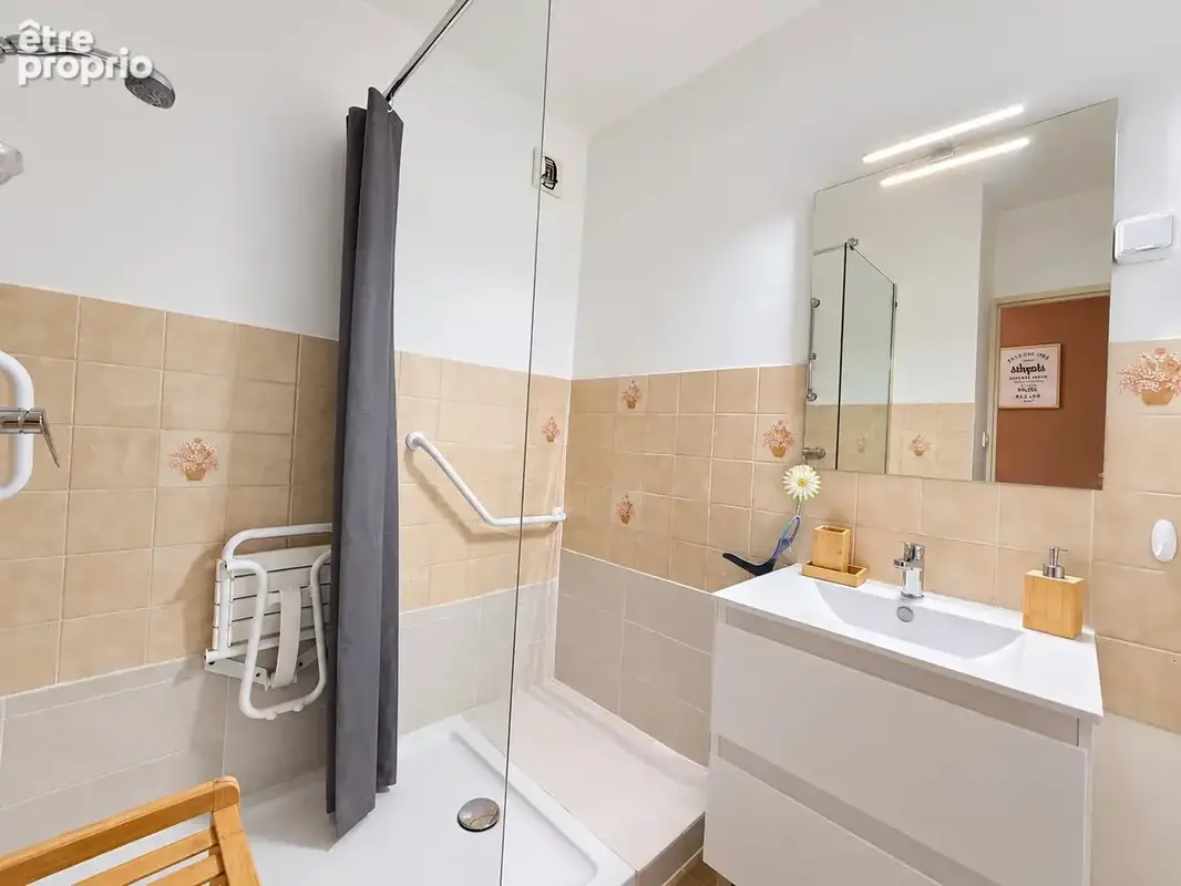 Appartement 2 pièces 46 m² à vendre à Uzes (30700) - photo 5