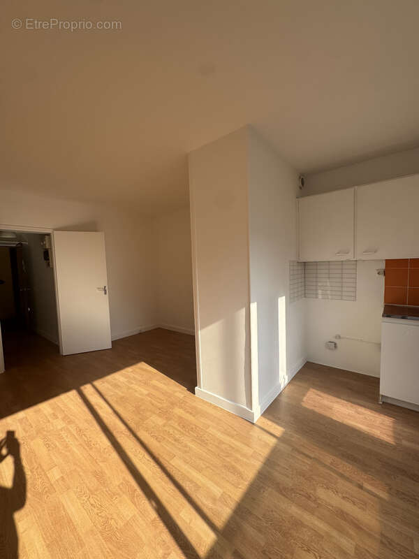 Métro OURCQ 75019 Paris - STUDIO 25 m2 refait à neuf - photo 2
