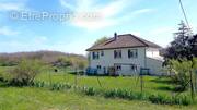 Maison à MONTAIGU-DE-QUERCY