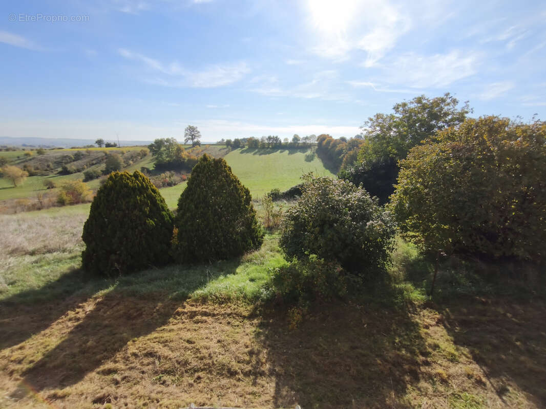 Maison à SAINT-GENIS-D&#039;HIERSAC
