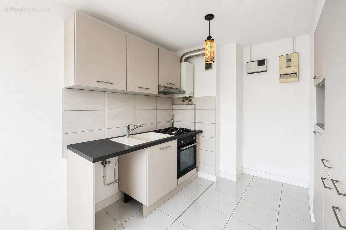 Appartement type F3 avec double séjour - photo 3