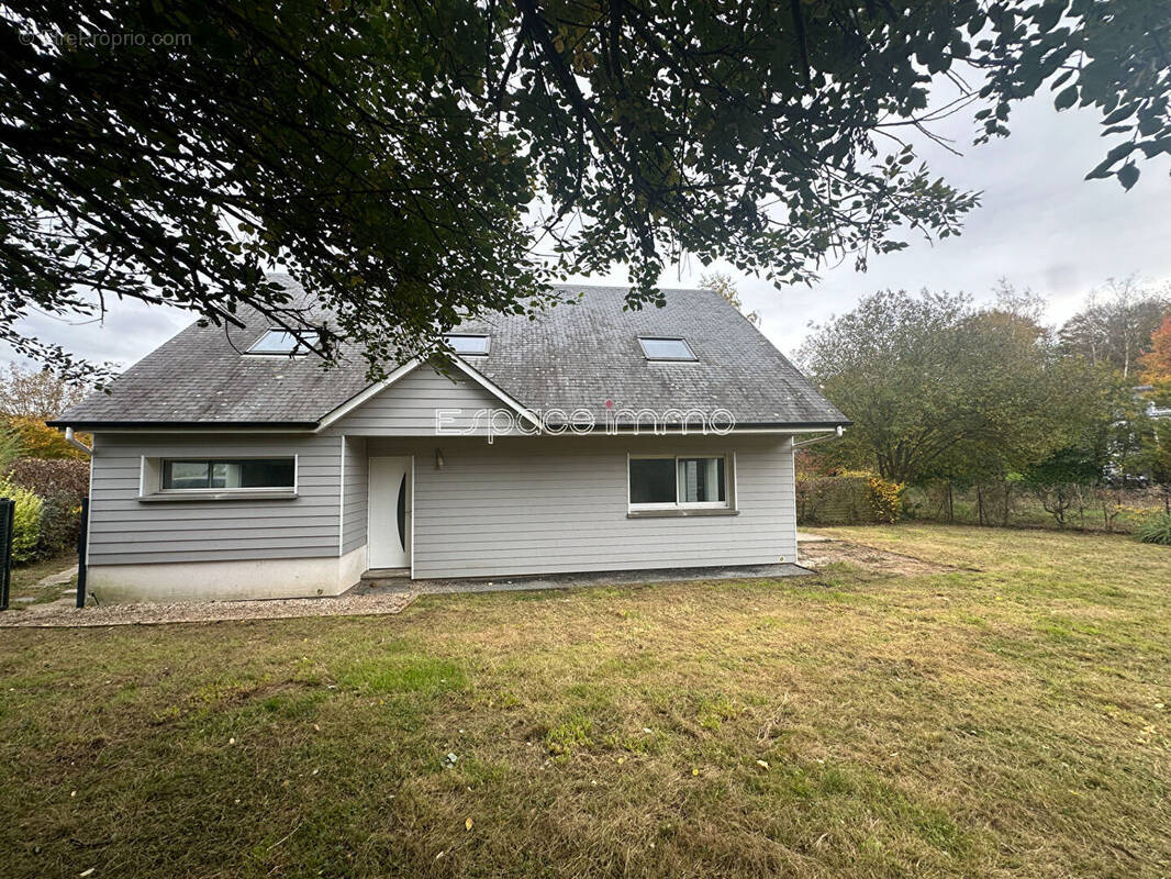 Maison à SAINT-LEGER-DU-BOURG-DENIS