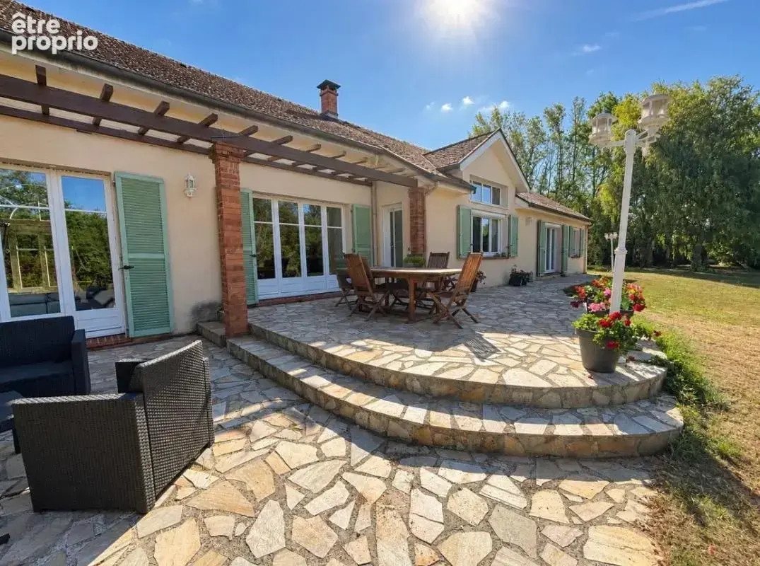 Maison à OZOIR-LA-FERRIERE
