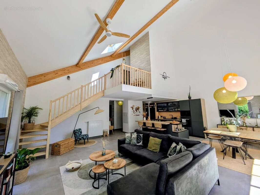 Appartement à GILLY-SUR-ISERE