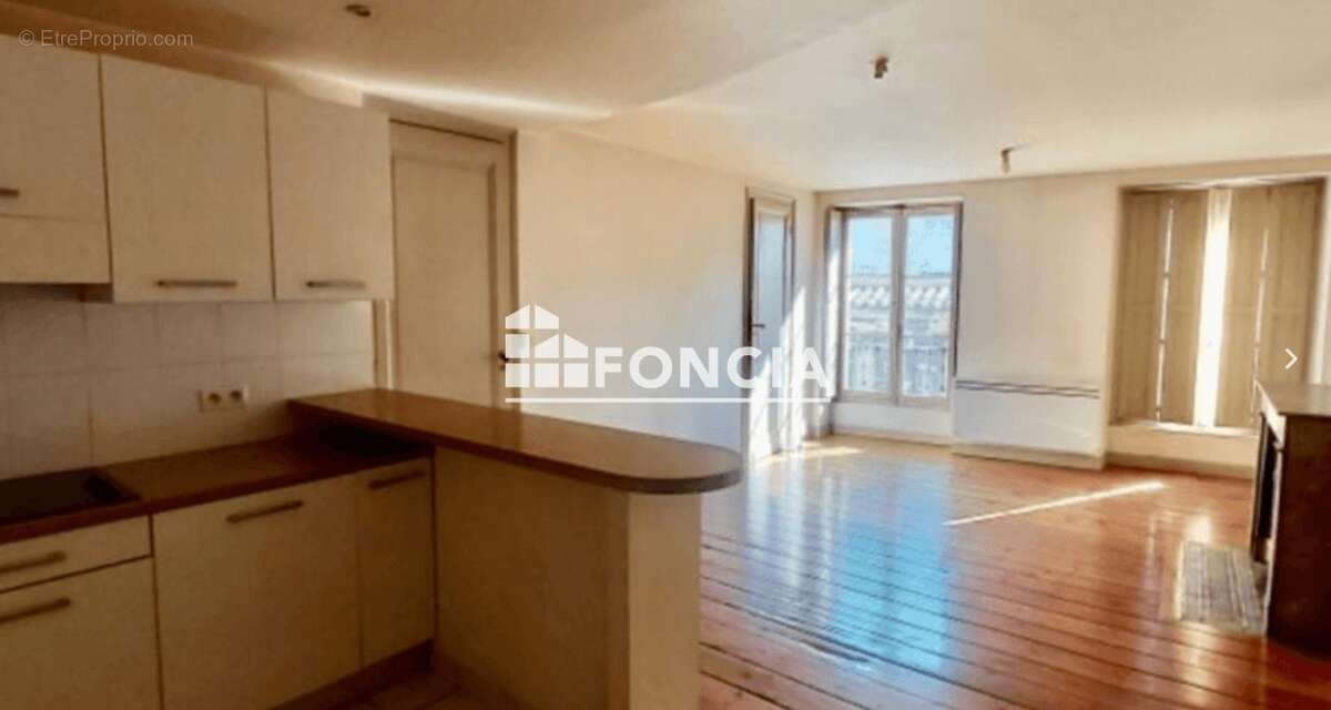 En plein coeur du quartier saint pierre- apt avec ascenseur et terrasse- - photo 2