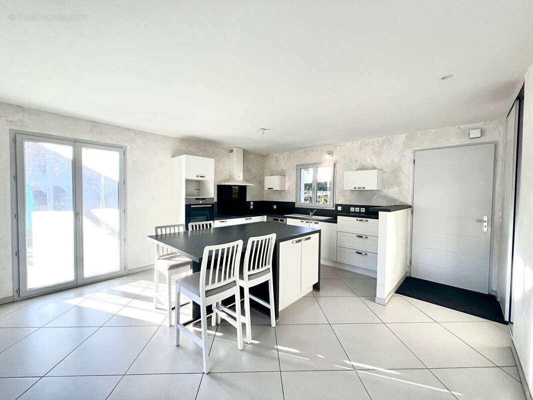 Maison à GIOU-DE-MAMOU