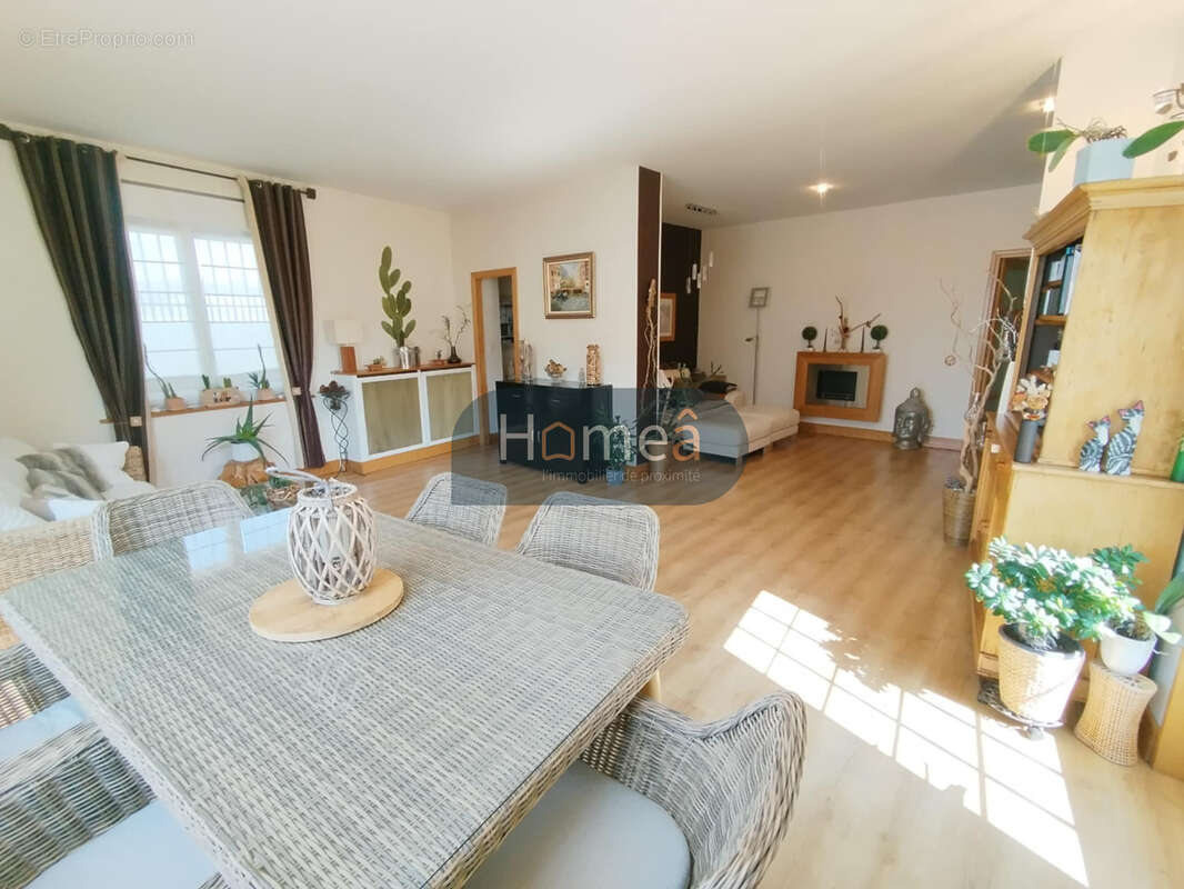 Propriété d'exception 5 chambres au cœur d'Yvetot ! - photo 10