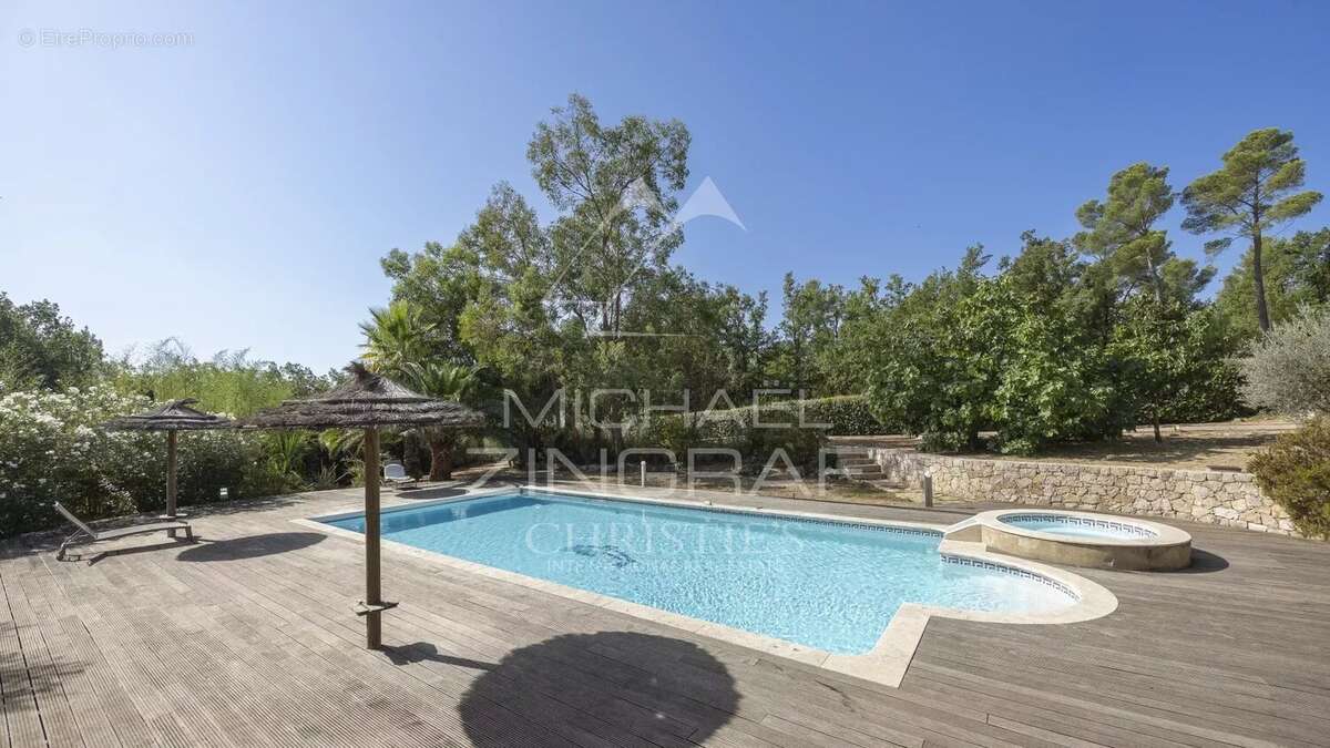 Élégante villa contemporaine au cœur de la Provence - photo 13