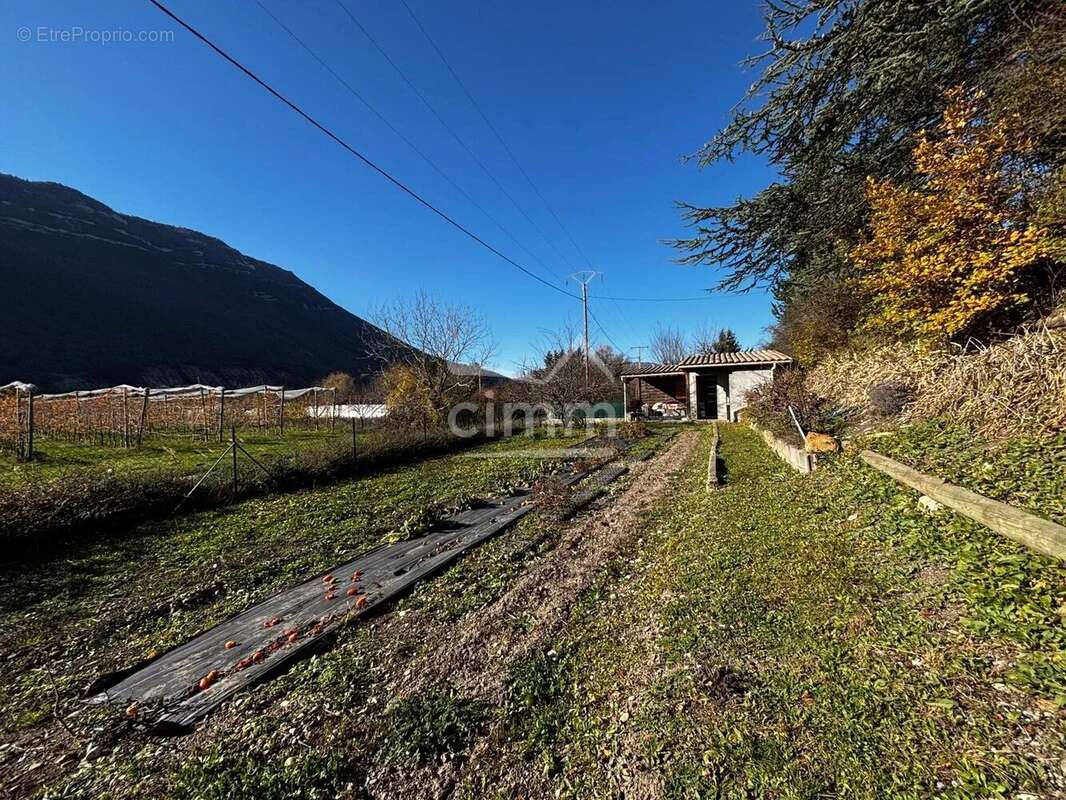 Maison à LARAGNE-MONTEGLIN