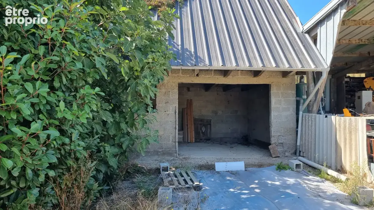 MORBIHAN, Proche de Rohan, Charmante maison mitoyenne d'extrémité avec 2 chambres, vendu meublé - photo 14