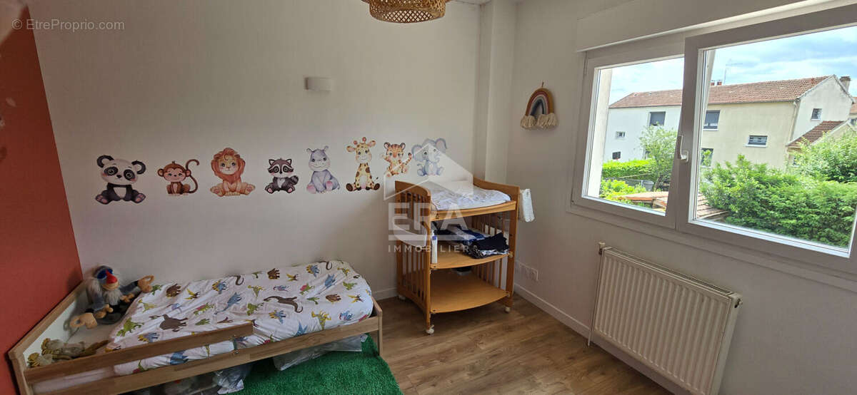 Maison à CHENNEVIERES-SUR-MARNE