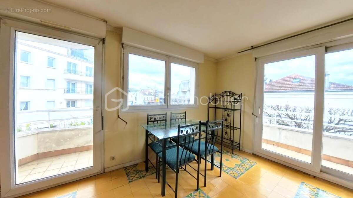 Appartement à LIVRY-GARGAN