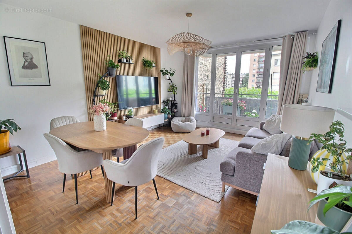 Appartement à LA GARENNE-COLOMBES
