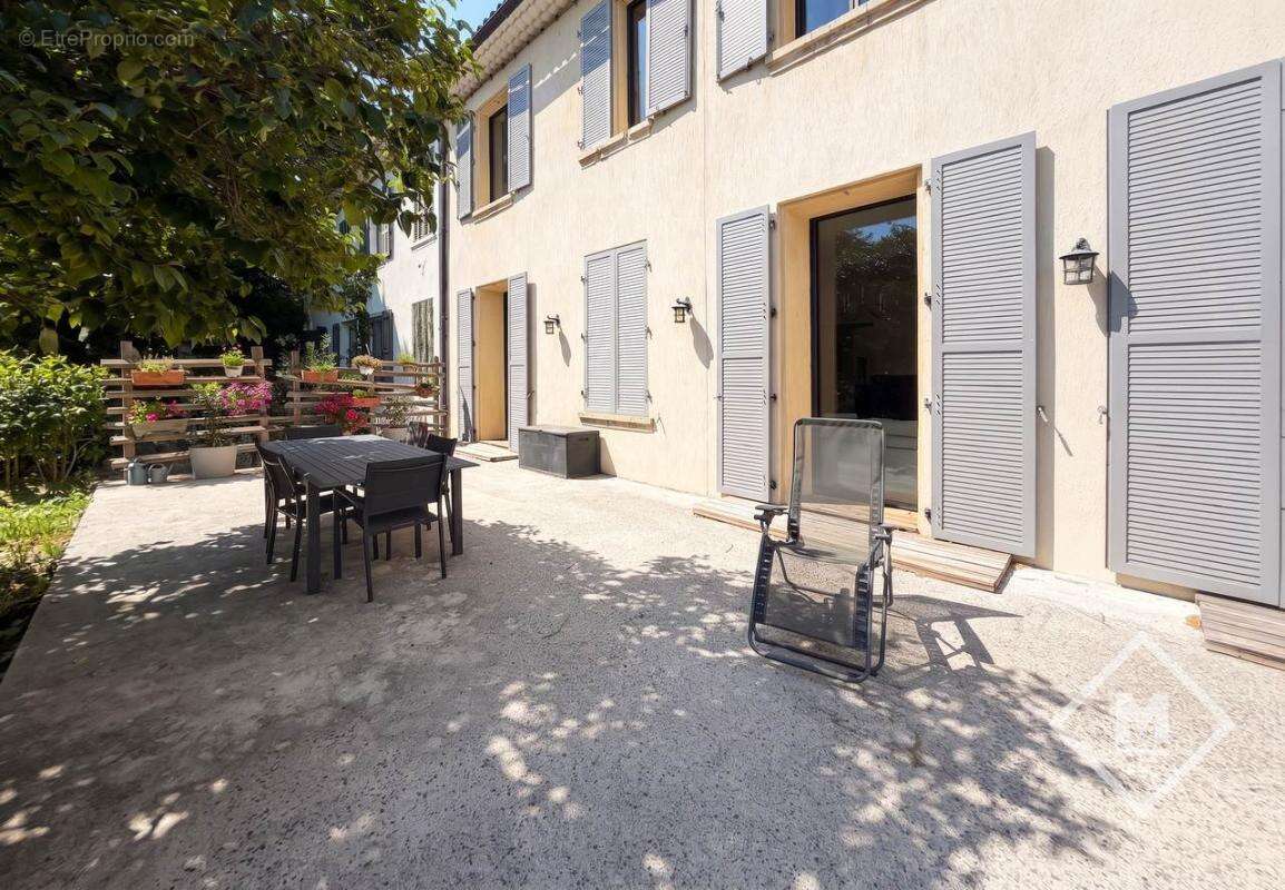 Ancien corps de ferme du XVIIᵉ siècle – 256 m² sur 5 000 m² de parc arboré - photo 5
