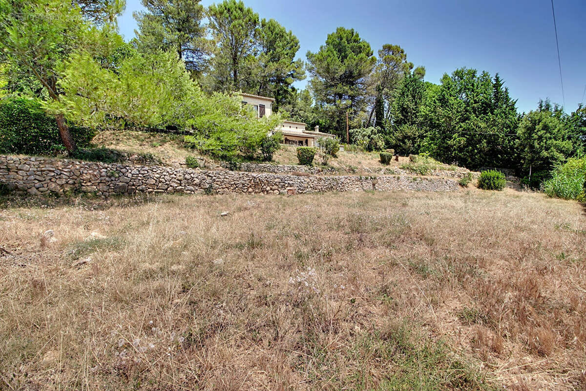 À vendre en exclusivité - lorgues - maison à fort potentiel de 83m²  avec une vue dominante et très grand garage 65m² - photo 22