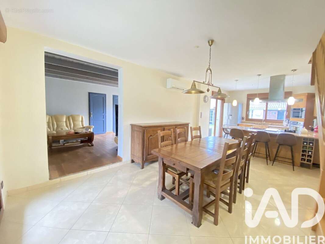 Photo 2 - Maison à OZOIR-LA-FERRIERE