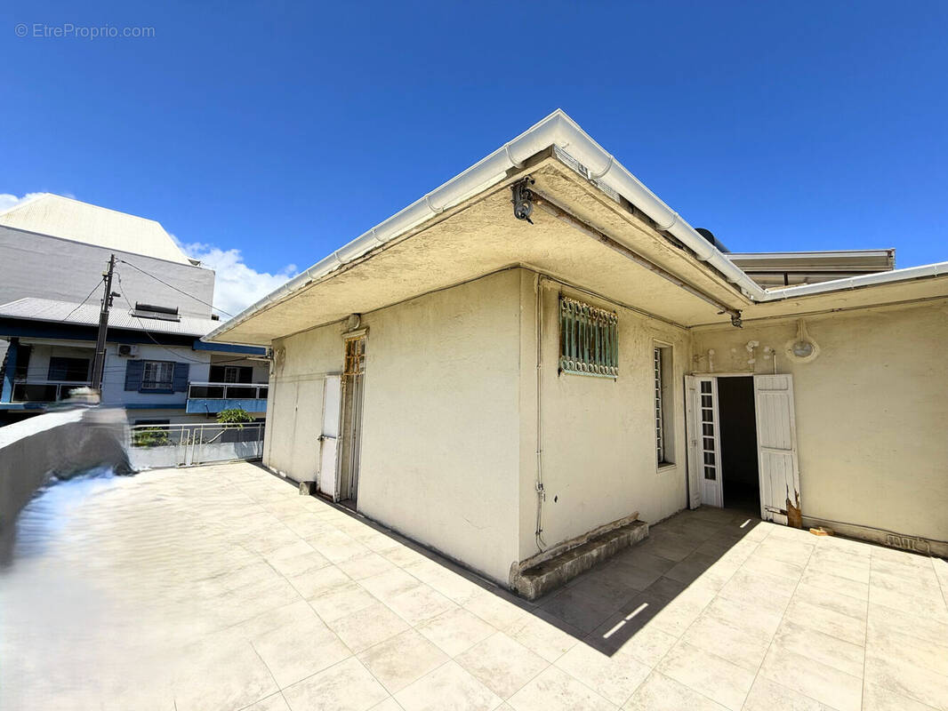 Photo 1 - Maison à SAINT-DENIS