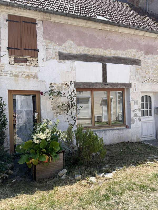 Maison à VEAUGUES