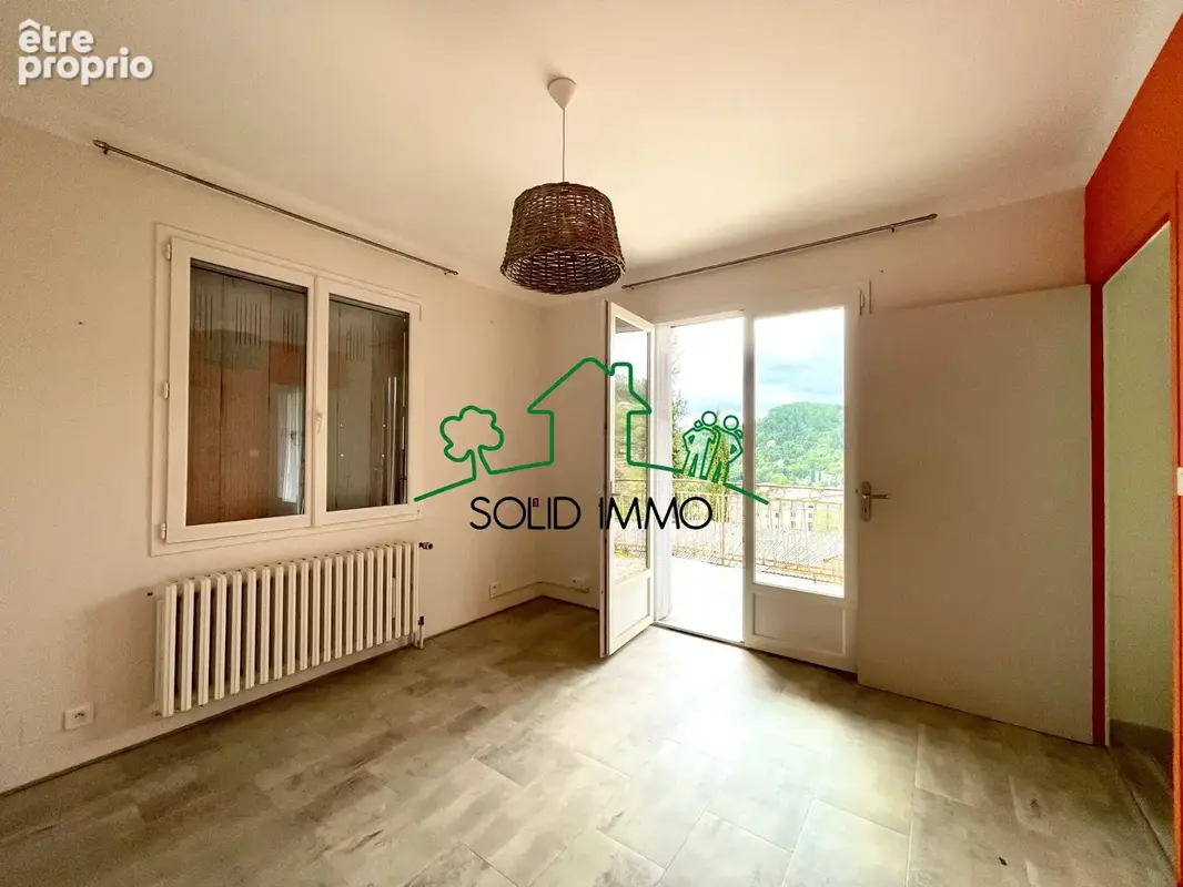 Maison spacieuse avec jardin, piscine et vue sur village médiéval - photo 16