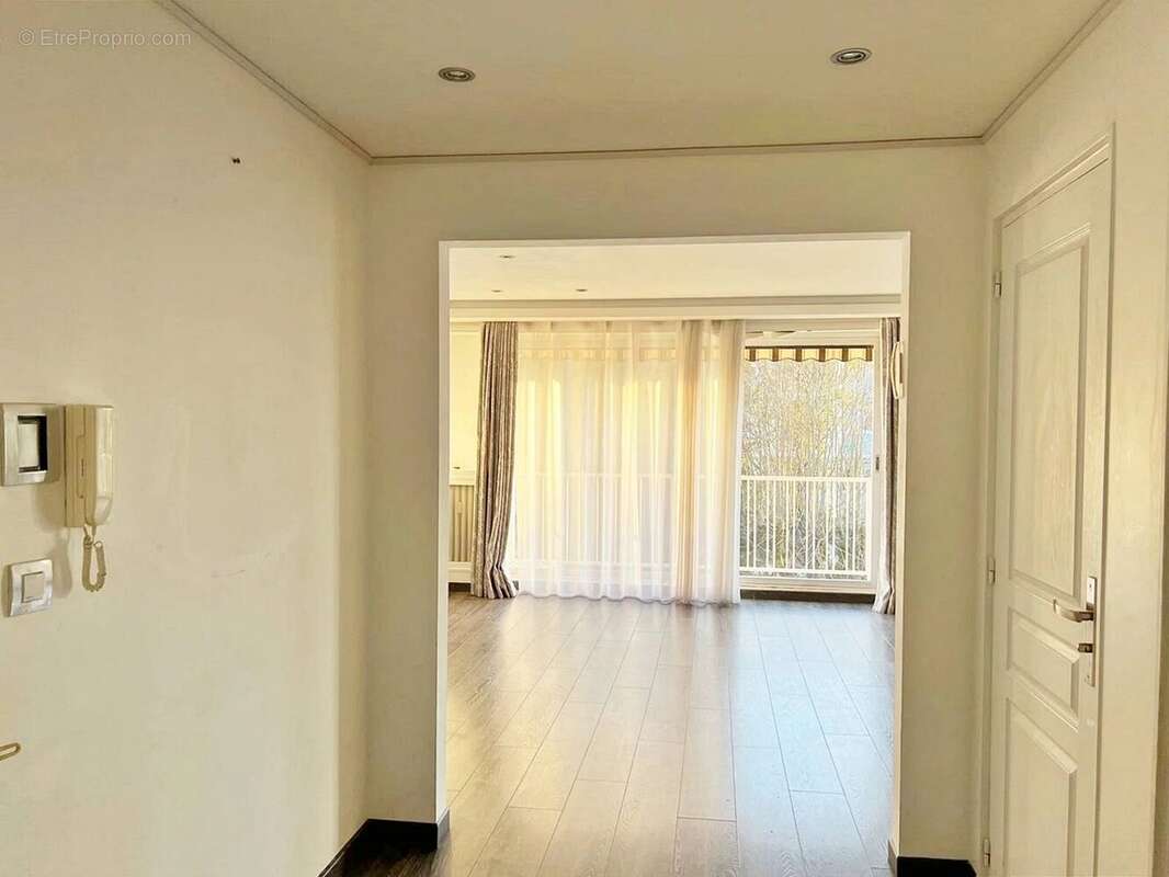 Appartement à SAINT-MAUR-DES-FOSSES