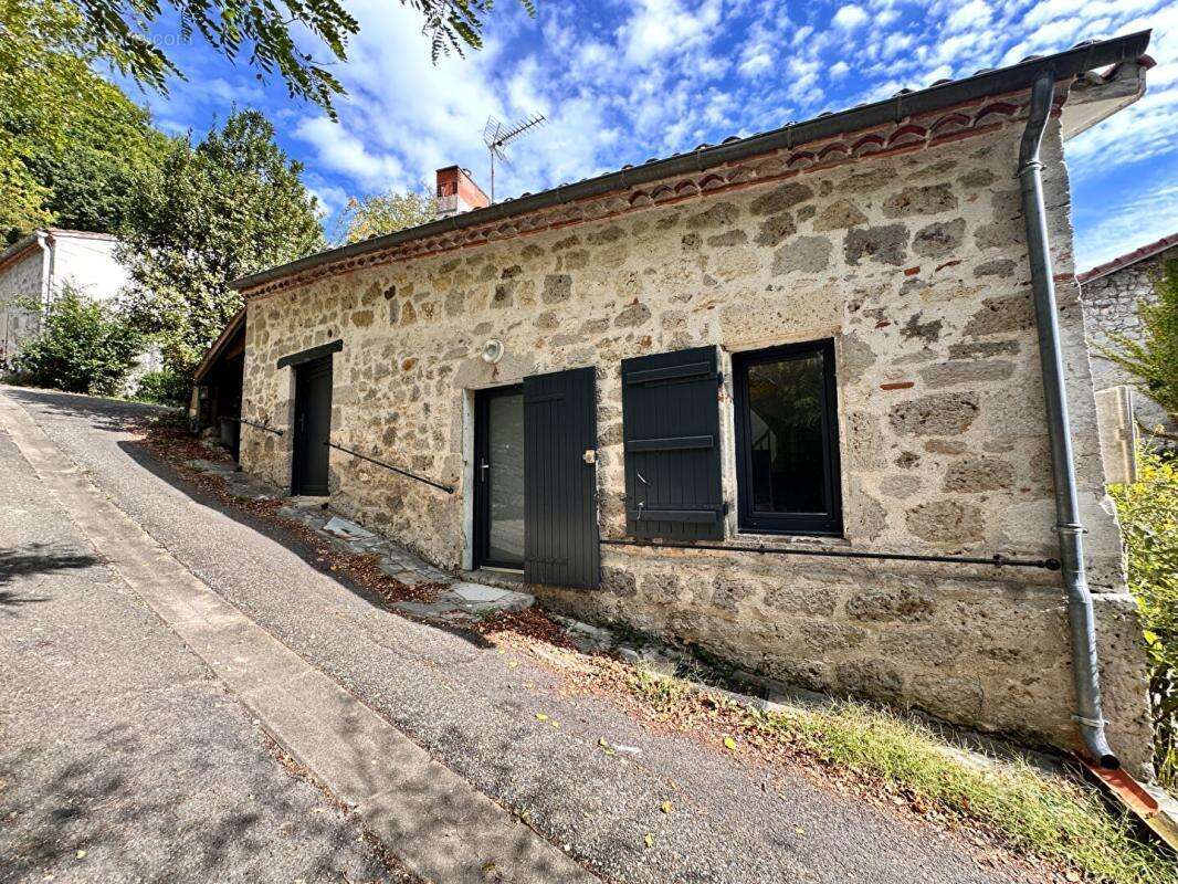 Maison à COLAYRAC-SAINT-CIRQ